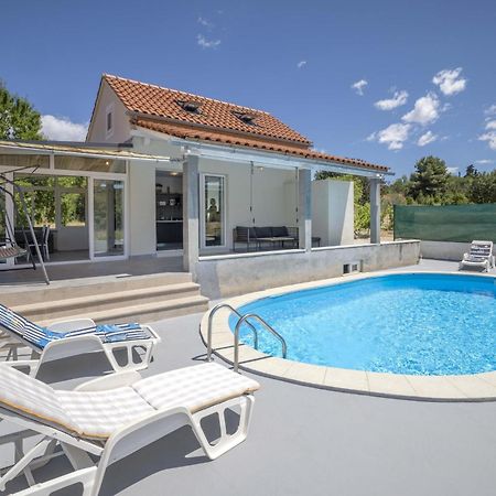 Villa Baras Garden - House With Pool Mirce 外观 照片