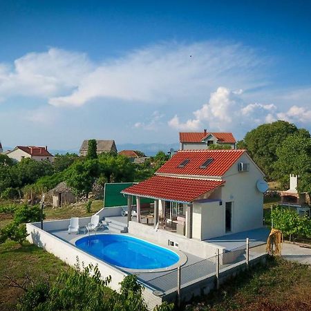Villa Baras Garden - House With Pool Mirce 外观 照片