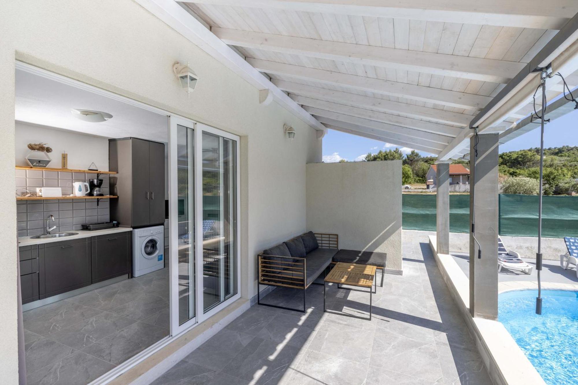 Villa Baras Garden - House With Pool Mirce 外观 照片