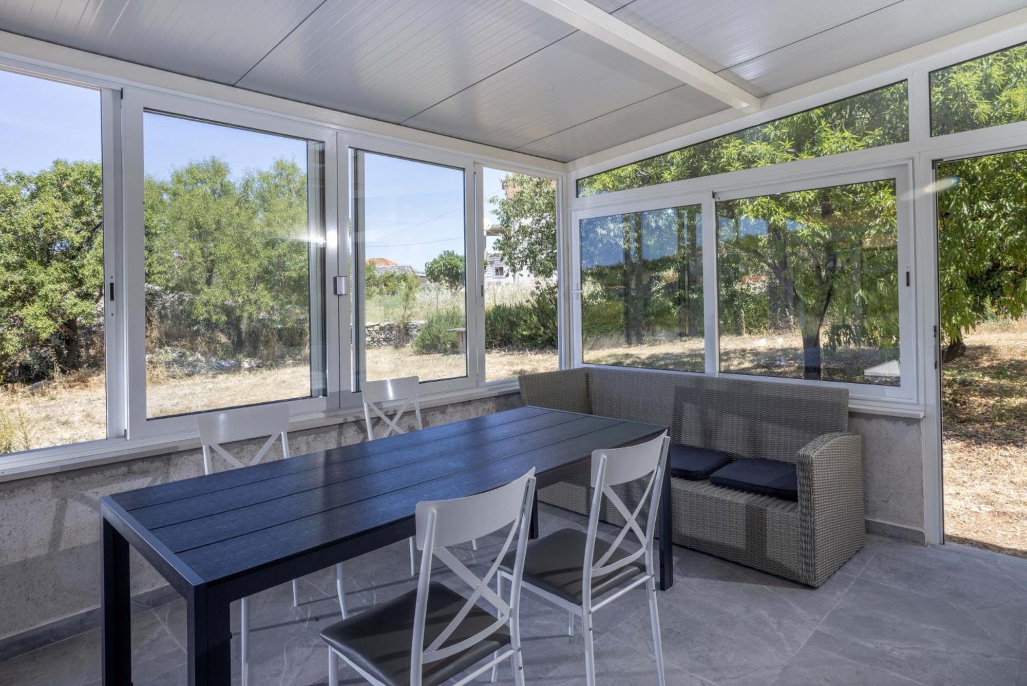 Villa Baras Garden - House With Pool Mirce 外观 照片
