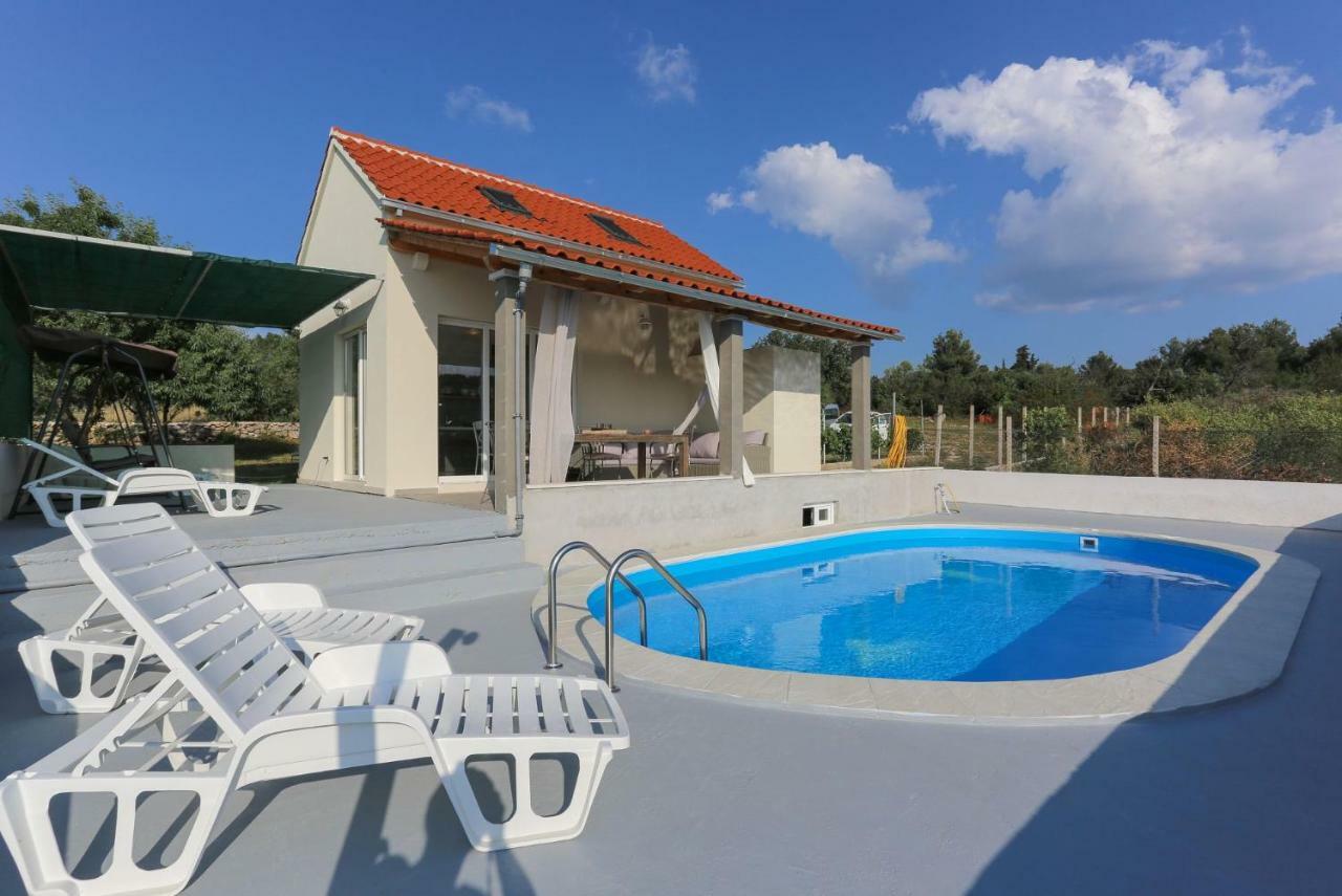 Villa Baras Garden - House With Pool Mirce 外观 照片