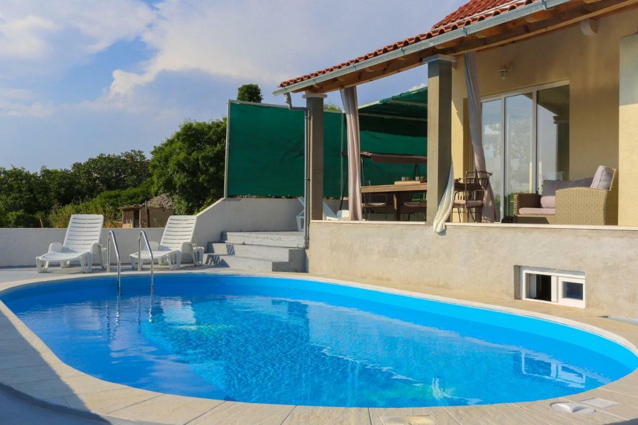 Villa Baras Garden - House With Pool Mirce 外观 照片