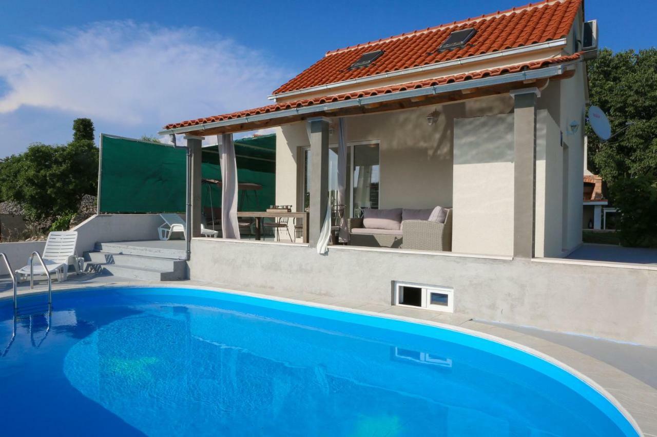 Villa Baras Garden - House With Pool Mirce 外观 照片